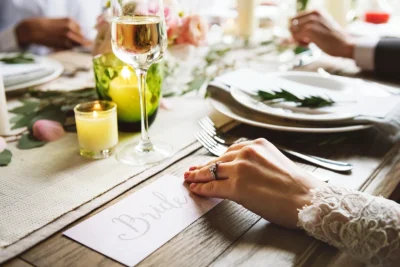 sentar a los invitados de la boda